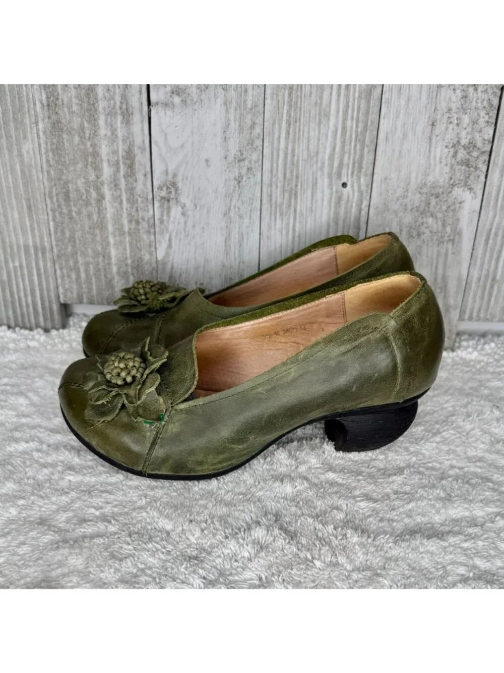Boutique Handmade Chunky Heel Green Leather Pumps Size 7.5M